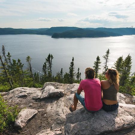Hostel Au Sommet Du Fjord Sacre-Coeur Zewnętrze zdjęcie